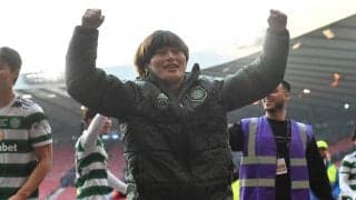 「いい写真」「俺たちの誇り」セルティックの日本人5人がカップと共に満面の笑みで記念撮影、ファン歓喜「美術館に飾ろう」