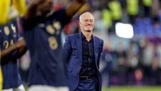 トルシエがデシャンを評価していなかった理由。「彼のコーチングは戦略的ではない。従来どおり３人の選手交代を行なうだけ」