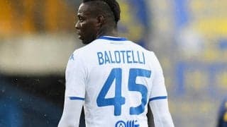 低迷するシオンに不満のサポーター、今季5Gと不振のバロテッリのユニフォームを燃やす