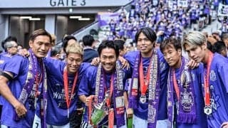 「やることが毎度おもろいな」J1広島の「推し活グッズ」が評判！ 特に話題なのは、地下街のポスターから生まれた限定2000枚のポストカード