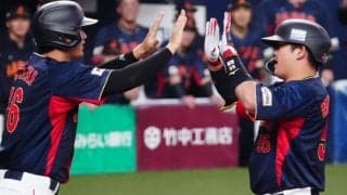 大谷翔平が「お兄ちゃん感すごい」　悩める村上宗隆への“頭ポンポン”が「尊い」