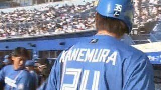 トレード即出場で珍事…同僚のユニ借りて打席に　福田光輝、ドラ2右腕の「24」で登場