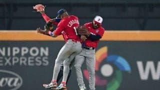 あわや大惨事の「とんでもないキャッチ」　敵将唖然…悲鳴起きたWBC“奇跡の美技”