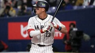 ヌートバー、待望の“WBC初安打”　初球を中前へ…両親の前でペッパーパフォ披露