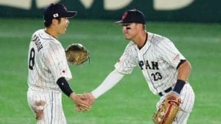 ヌートバー、気迫のスライディングキャッチでチームを鼓舞　大谷も両手をあげて称賛