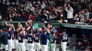 チェコ監督「日本のファンは世界一」　満員ドームに万感…試合後はナインと感謝の拍手