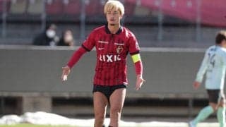 額すれすれ！鈴木優磨が元チームメイトと一触即発のにらみ合い…試合後には和解