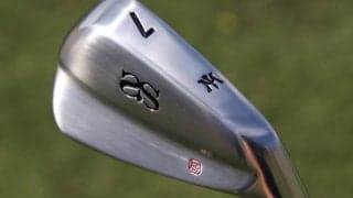 三浦勝弘氏の“ハンコ”あり アダム・スコットが披露した新しいカスタムアイアン