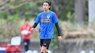 「かっこよ…モデルさんか?!」鳥栖の西川潤らが黒のロングTシャツをシックに着こなす姿に「ビジュが大優勝してる」の声！「顔面が強すぎる」と話題の一枚