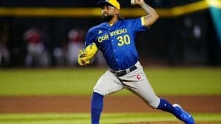 脚プルプル“幻惑投法”は「何度見ても笑っちゃう」　ファンも呆然「テレビが故障？」