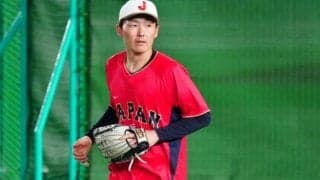 右手負傷の源田壮亮がフリー打撃再開　右中間フェンス直撃打も…指にはテーピング