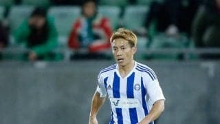 「-4℃の吹雪の中の練習試合」ヘルシンキMF田中亜土夢が「見るだけで凍えるプレー写真」公開！ ハーフタイムに行われる「除雪車ショー」も披露