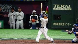 吉田正尚が“完璧”WBC初アーチ　場内総立ち…大谷翔平も笑顔でペッパーミルポーズ