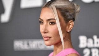 「負けた理由がわかった」有名セレブモデルがアーセナル戦をスタンド観戦も敗因と揶揄される？ PK戦ではしっかり応援