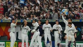 「本物持ち込んでんの最高すぎ」　“必需品”登場の侍ベンチが「雰囲気良いですね」