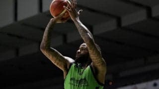 ホームの北海道が三河の猛追を振り切る…最後はショーン・ロングのブロックで白星