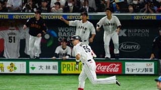 村神様の快音に大絶叫が「泣ける」　生観戦の全力助っ人に「これがヤクルトの輪」