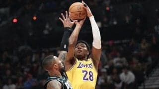 八村塁がNBA自己通算1000本目のFGを成功…得意のプルアップジャンパーで達成