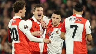 街が炎で赤く染まる!!　アヤックスとの首位攻防戦制したフェイエノールト、選手バスをファンが激烈歓迎「王者になればすべてが燃える」