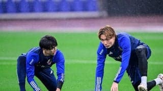 「自分の経験をディスカッションすることも」ウルグアイ戦で先発の三笘薫がブライトンの戦い方を日本代表に注入！ 前日練習では板倉に動き方を“伝授”する姿も…自身の得点増加の要因も説明