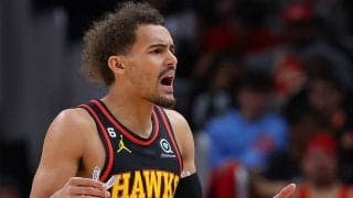 ペイサーズ戦でヤングが審判にボールを投げつけ退場処分に…試合はホークスが白星を獲得