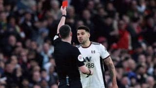 主審小突いて一発レッドのミトロビッチ、ステップアップにも影響？　「チャンスを台無しにしたかも」