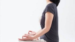 ヨガは更年期の症状にも効果が期待できる？ヨガのウソ・ホント #4