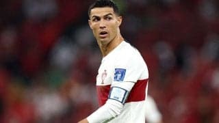 「喜んでいるように見えた」熱烈ファンのピッチ侵入者にまさかの反応！C・ロナウドのリアクションに海外注目「自分が注目されたことで…」