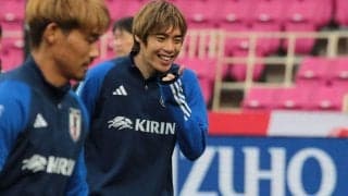 「意図的にボールを保持」ウルグアイ戦の反省を口にする伊東純也、新たなビルドアップにチャレンジも「相手の嫌なところは狙っていかなければ」