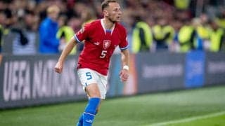 「こんな完璧なロングスロー初めて」電光石火の先制弾をアシスト！チェコの一投が脚光集める