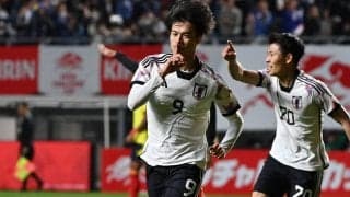 三笘薫が電光石火の一撃！ドリブルではなく高い打点のヘディングシュートで日本が先制!! 町野のタメ、守田のクロスも必見！