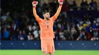 アメリカ代表GKターナーが試合後にサプライズ！赤ちゃんの性別発表で選手・ファンから盛大な祝福受ける