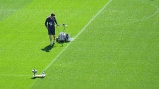 サッカーが持つ「いい加減さ」の象徴【サッカー界の「絶妙の距離」が生まれた背景】(2)