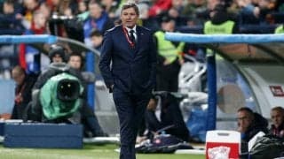 “ピクシー”ことストイコビッチ監督が代表戦でも革靴キック！伝説のシュートとは異なれど歓声集める「最高！」「まだプレーできる」