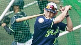 ヤクルト守備陣を支える名ノッカーたち　村上宗隆のひと言で森岡コーチは「スイッチノッカー」を目指す