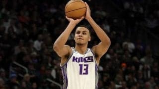 3ポイント成功数でNBA新人記録を塗り替えたキングスのキーガン・マレーが家族に感謝