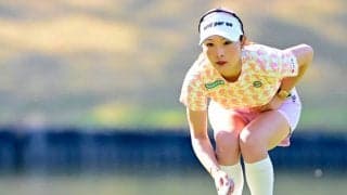 【女子ゴルフ】鶴岡果恋が単独首位、はざま世代2人目の優勝なるか　1打差2位に吉田優利、ささきしょうこ　ヤマハレディース3日目