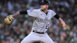 【MLB】「滅多に見られない」まるで無重力…　三塁線から振り向きざま“爆肩”が「エグイ」