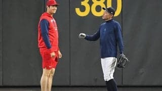大谷翔平がイチロー氏と再会！２人の「顔合わせ」に米メディアは興奮「伝説的な対談だ」