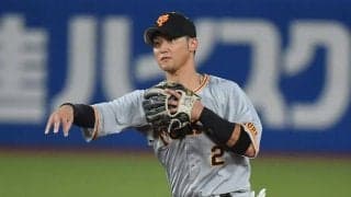 安打許さぬ“全速力守備”が「まじで上手すぎる」　芸術的右打ちも…打者はキョトン顔