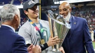 WBC優勝トロフィーがマツダスタジアムに展示　4月25～27日、栗林のユニやメダルも