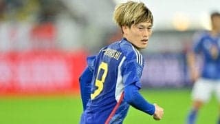 「ボールボーイも輪に入って喜んでる」古橋亨梧がダービー戦でゴール決めるも、ファンの目はボールボーイのまさかの行動に釘付け！ 選手の肩に腕を回して喜ぶ衝撃光景