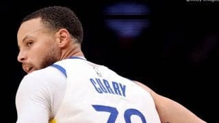 王者ウォリアーズが1クォーターにNBA新記録の55得点で快勝、キングスとのPO1回戦へ