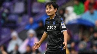 先輩からの金言に真剣な眼差し…ソシエダが久保建英と交流するFC東京U-18の密着映像を公開、最後にはサイン会も