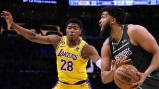 レイカーズが第7シードでプレーオフ進出決定…ウルブズとの激戦を制す、八村塁は12得点の活躍