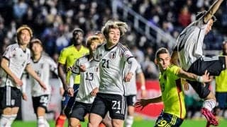 「ユニフォーム交換は激アツ」FW上田綺世が憧れの世界的ストライカーとの「2ショット」公開！ 「え、最高じゃん」「素敵な時間」とファンも興奮の1枚