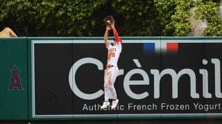 【MLB】兜儀式の黒子が華麗なHRキャッチ　エ軍の“自称二刀流”を指揮官絶賛「エリートだ」