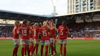 明暗くっきり！なでしこ撃破のデンマークはロッカーで超歓喜