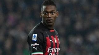 「あんな簡単に砕けんの？」ミランFWがコーナーフラッグを文字通り “粉砕”「あんなに粉々になるの初めて見た」