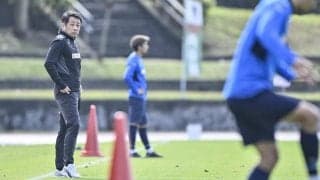 「いや、地域密着極まってんな」川崎フロンターレが贈った「ラーメンチェーンへの花輪」にサポーター反応！ 元日本代表のチームOBの花輪も並ぶ